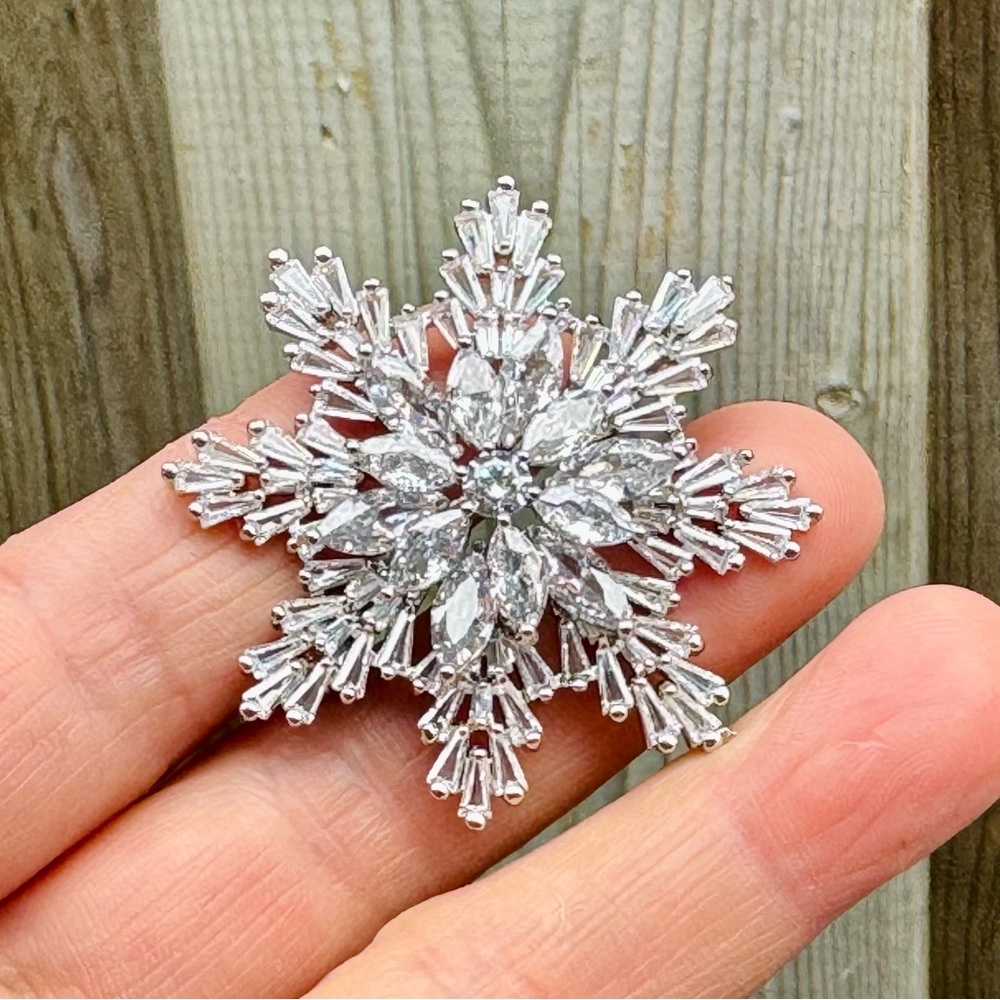Snowflake Zircon Brooch